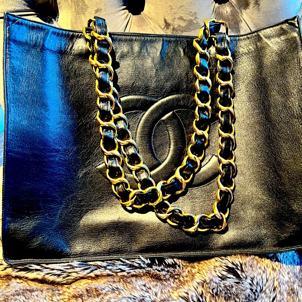 Chanel Tote Extra Pictures
